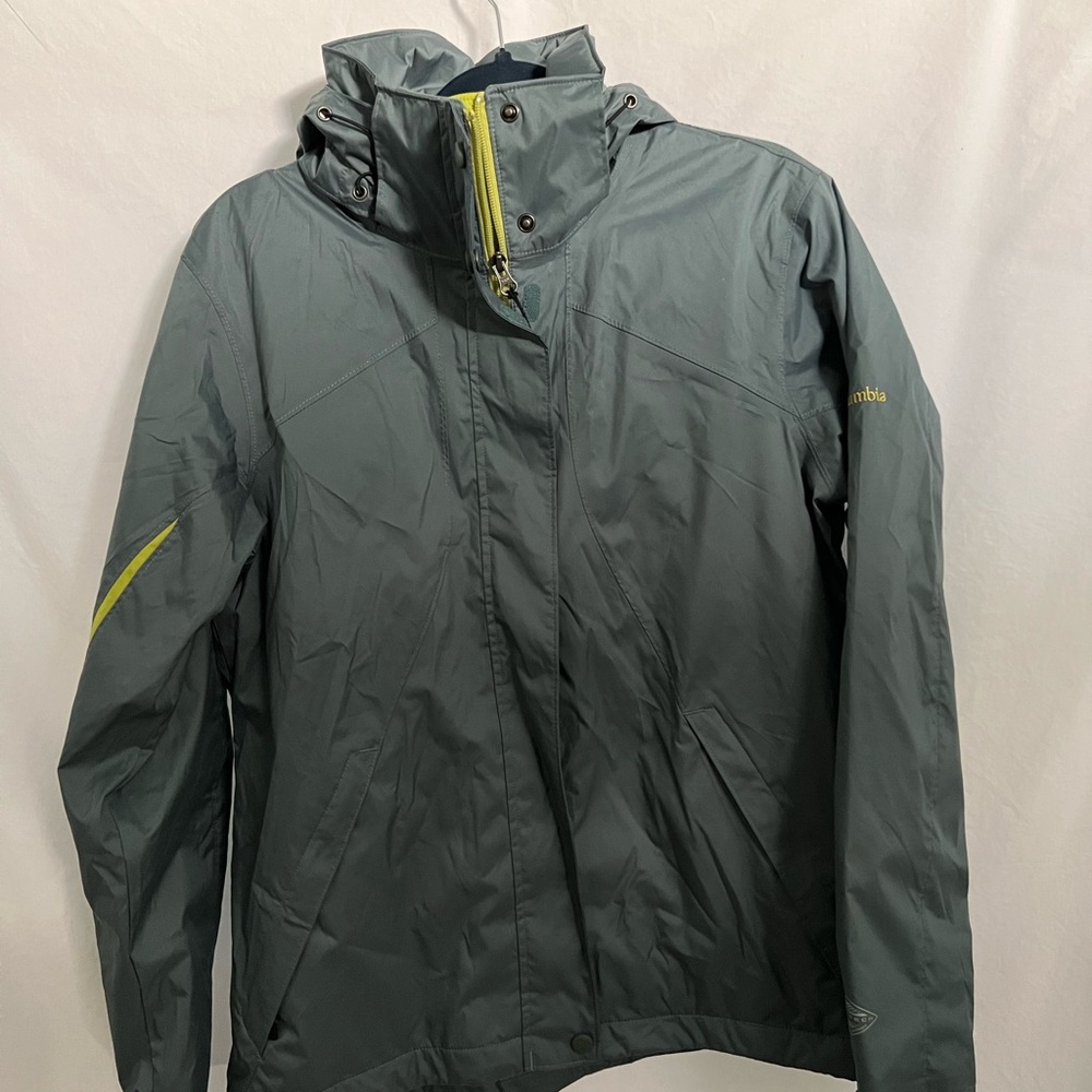Medium Columbia Women’s green coat